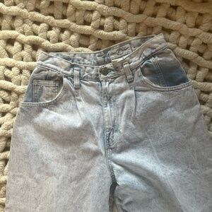 American Vintage Light Blue Mom style Jeans with pleats